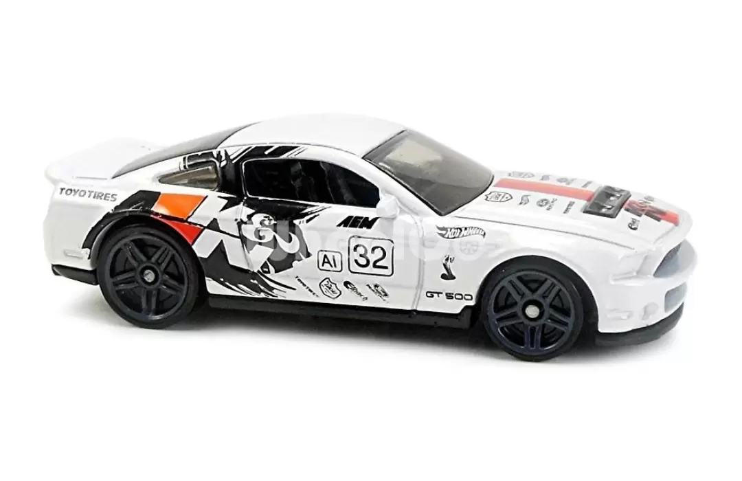 10 Ford Shelby GT500