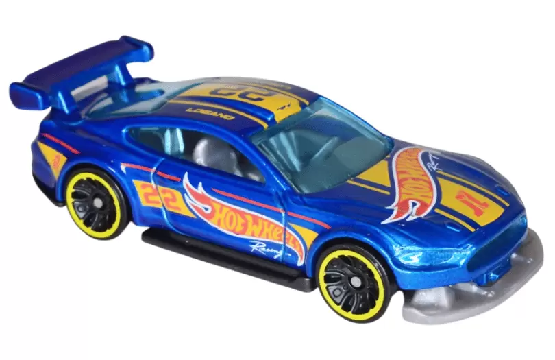 Custom 18 Ford Mustang GT